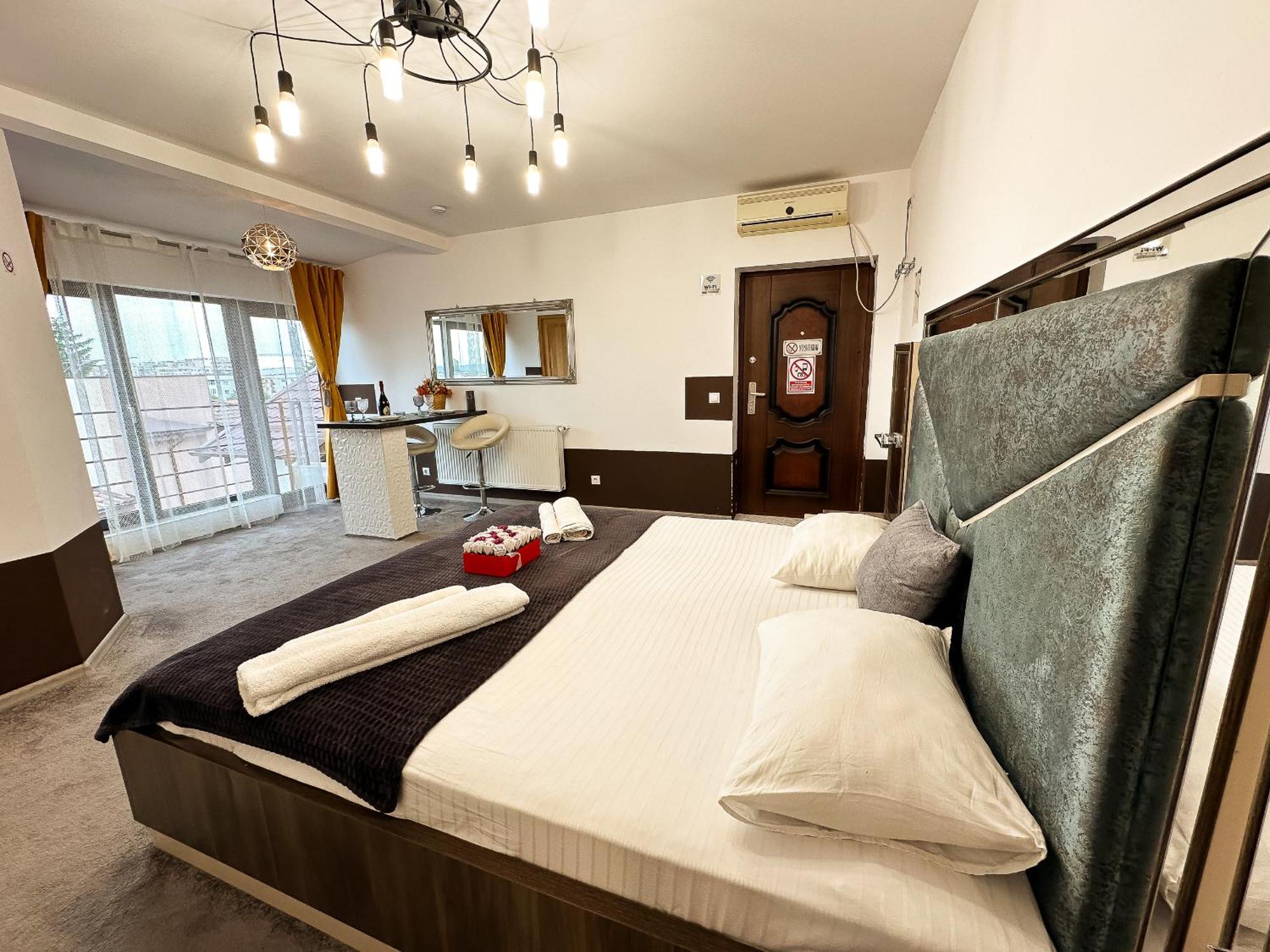 The Royal - Studio With Balcony & Panoramic View Craiova Exterior foto