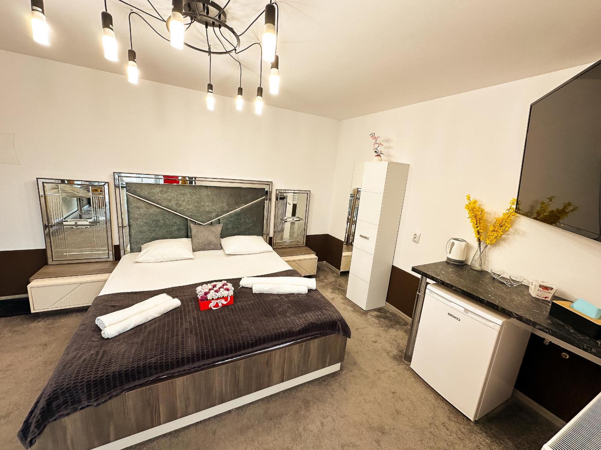 The Royal - Studio With Balcony & Panoramic View Craiova Exterior foto